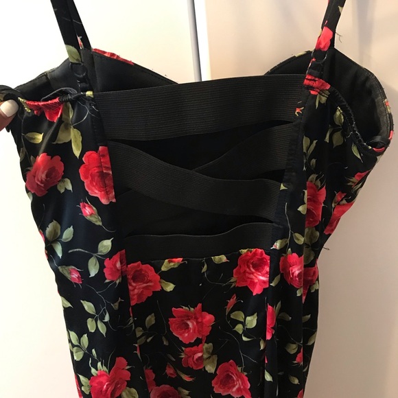 Forever 21 Black and Red Rose Print Dress - Picture 3 of 4